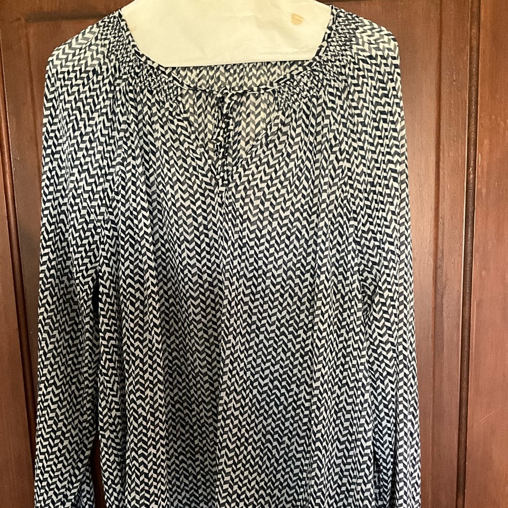 Size Xl GAP BLUE AND GREY TIE NECK BLOUSE